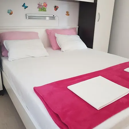 Mimosa Apartment *